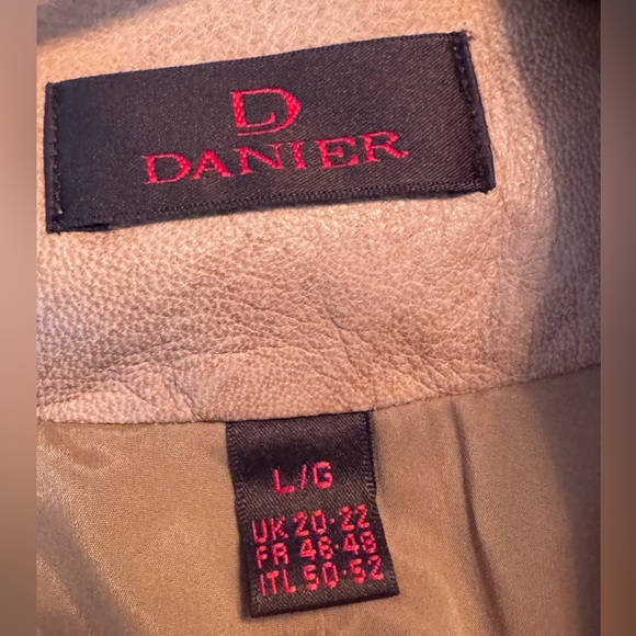 ✨ Gorgeous Vintage Danier Soft Leather Jacket for Women✨ - Picture 13 of 16